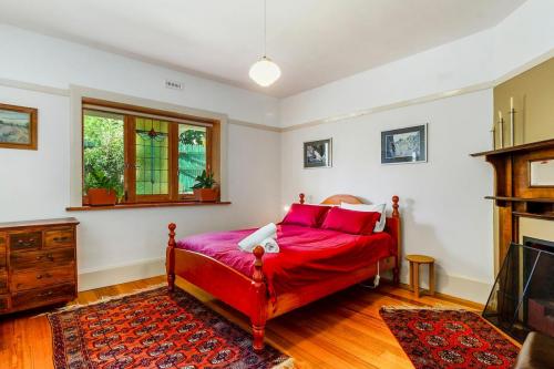 Character home, beautifully renovated Hobart - inner city bedroom 2