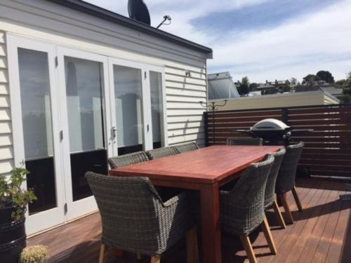 Stunning newly renovated home in perfect location Sandy Bay